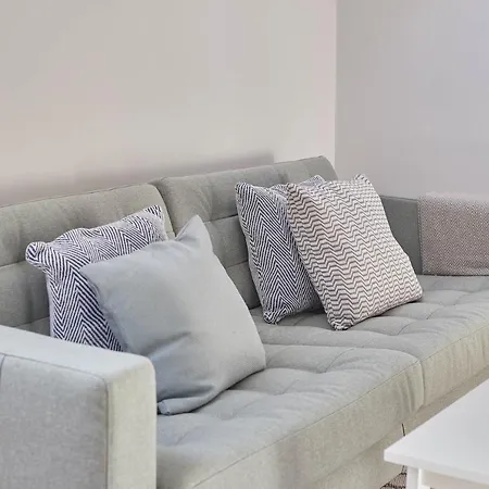 Apartment Host & - Cooks *